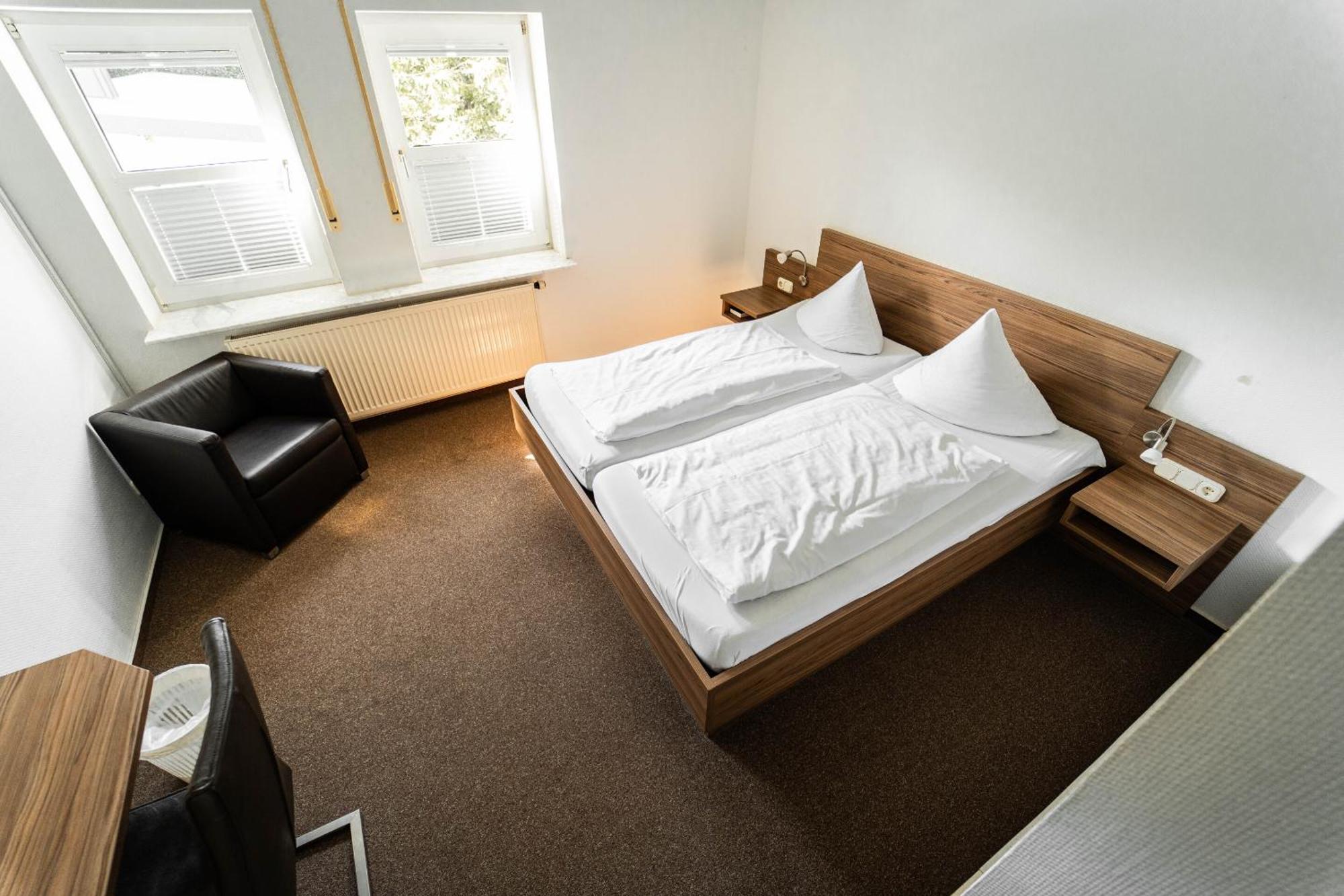 Berghotel Deutscher Flieger Wasserkuppe Ґерсфельд Номер фото