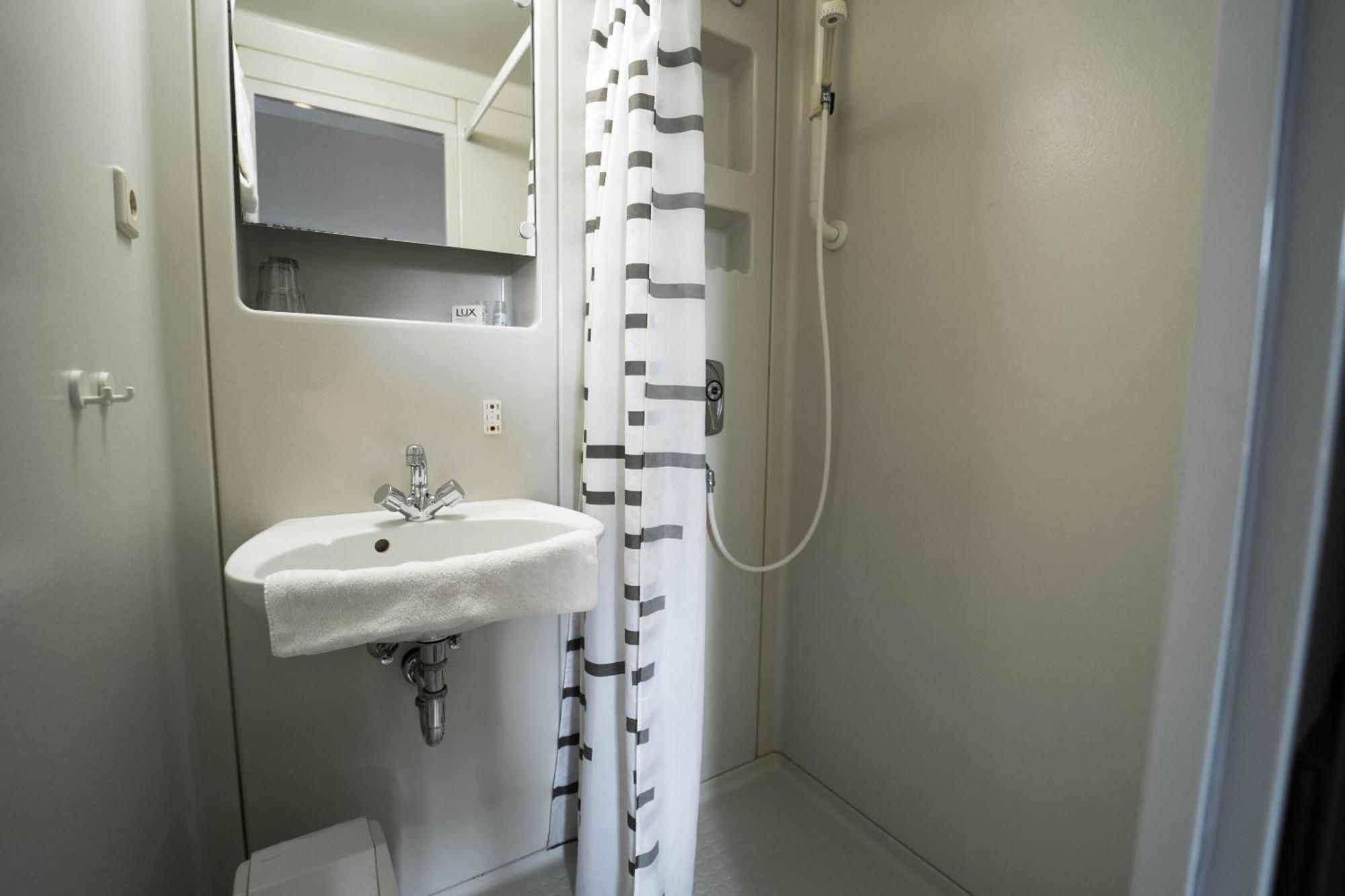 Berghotel Deutscher Flieger Wasserkuppe Ґерсфельд Номер фото