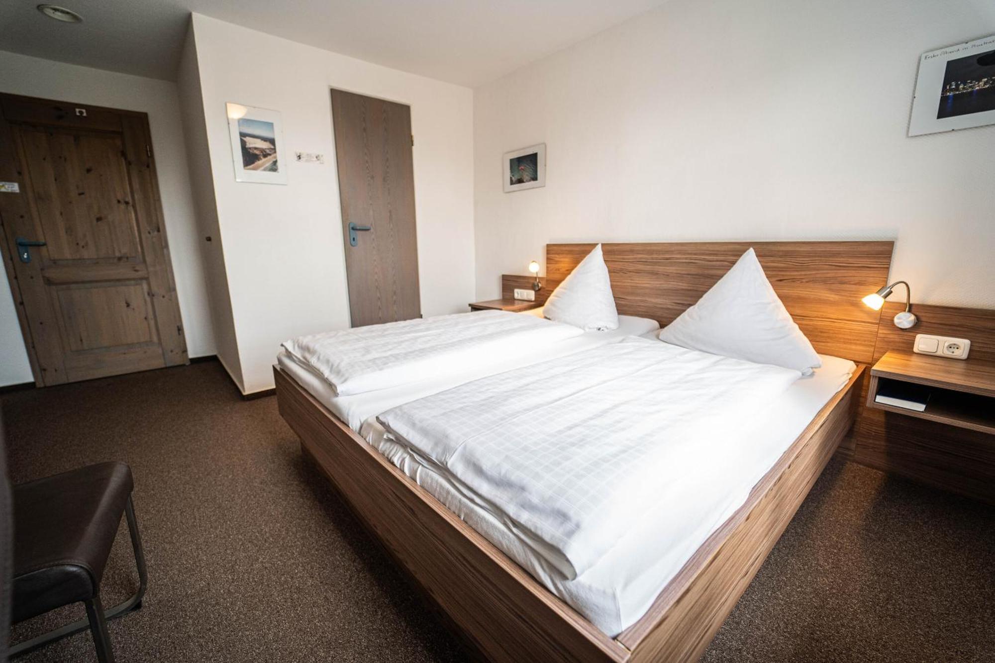 Berghotel Deutscher Flieger Wasserkuppe Ґерсфельд Номер фото